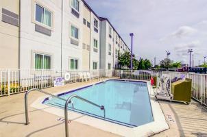 Clarion Mill Near Amusement Park 3*
